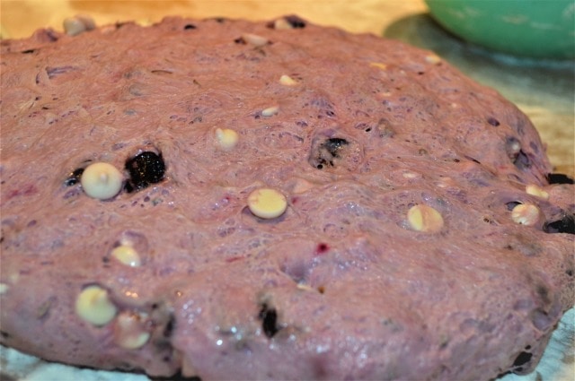 ハード系は高加水、低温長時間熟成で　　しっとりと風味良く・・・