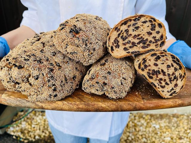 でっかく焼いて、もっちり美味しい。