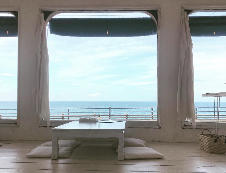 海辺の見えるベーカリー＆カフェ