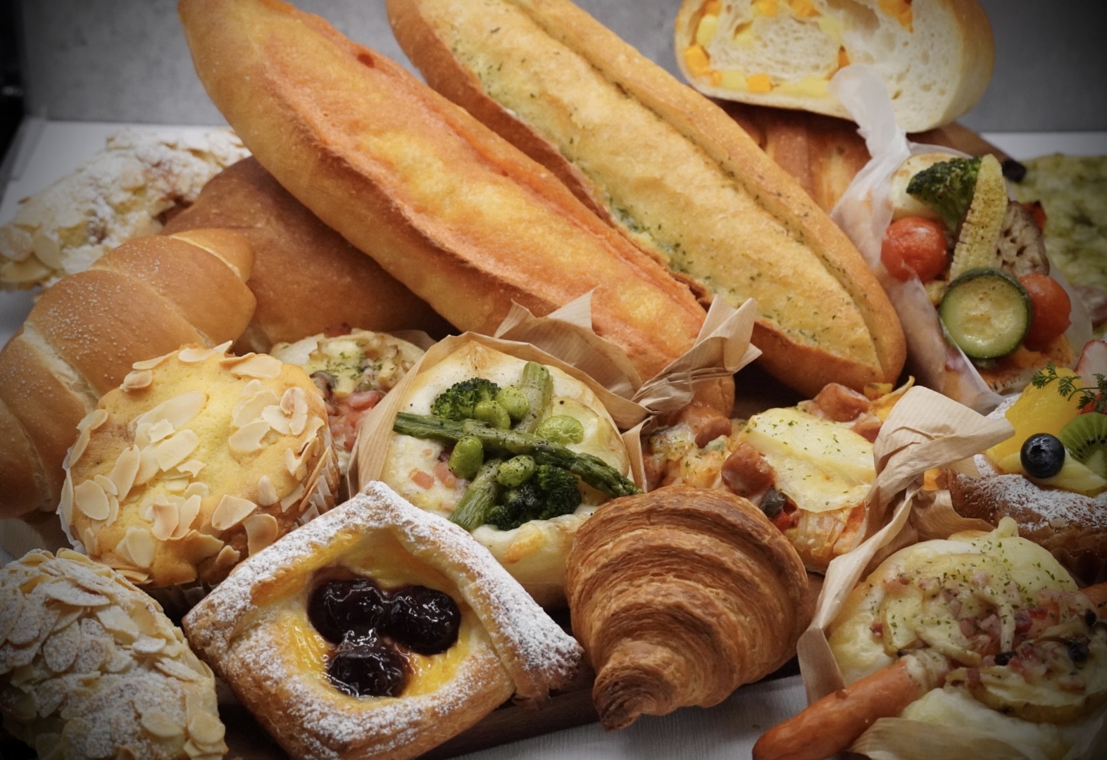 熟成純生食パン専門店 本多｜冷凍パンの通販・お取り寄せなら「ぱん結び」