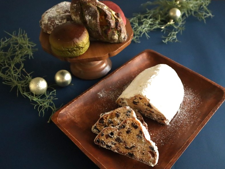 シュトーレンとパンのセット
