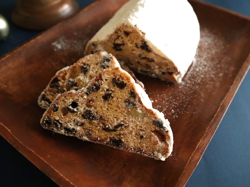 シュトーレンとパンのセット