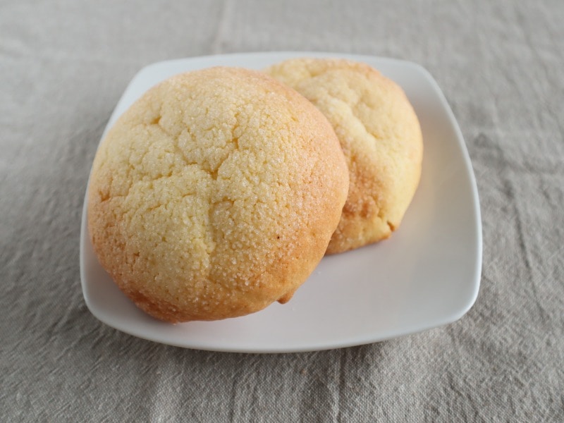 真っ黒メロンパン「志免ロン」入りおやつパンセット