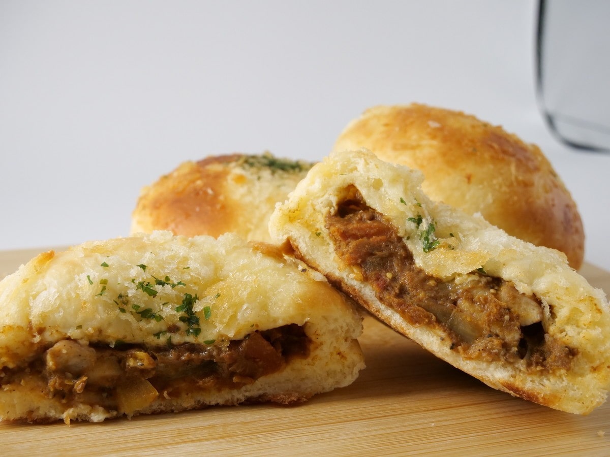 カレーパン 楽天市場】とろとろ牛すじがごろごろ入った！冷凍カレーパン 4個