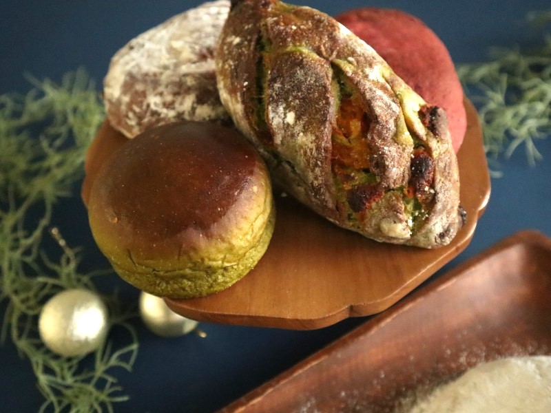 シュトーレンとパンのセット