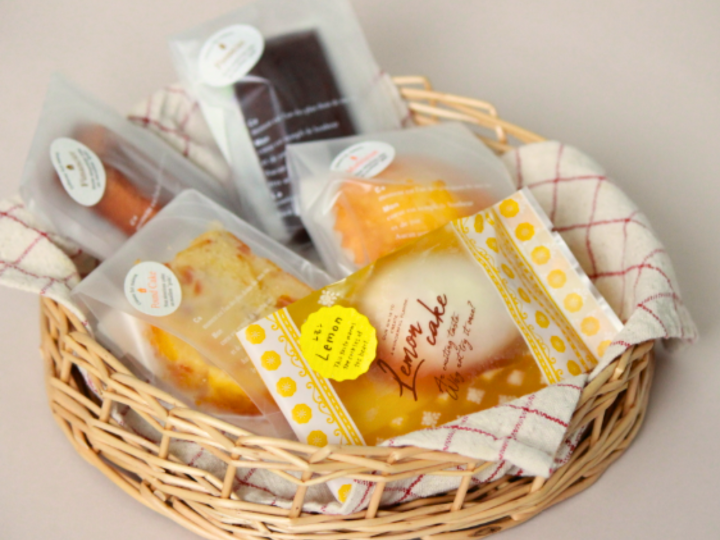 デニッシュと焼菓子の小箱