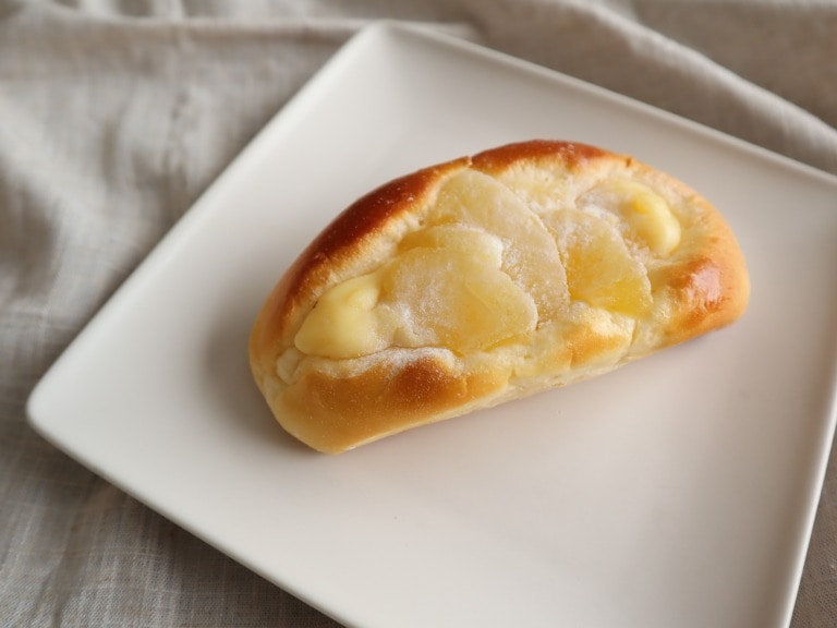 りんごクリームパン