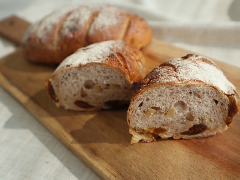 イチジクとクルミのカンパーニュ（セット内容例）