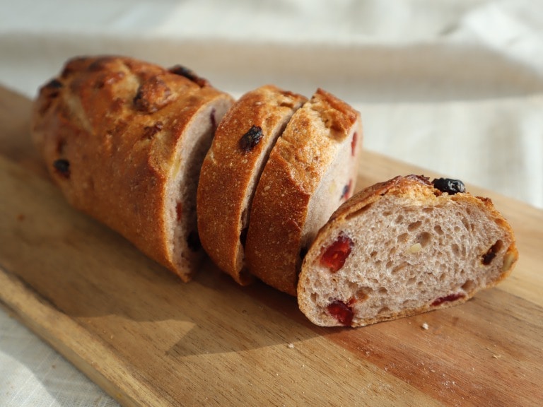 クランベリーとクルミのセーグル（セット内容例）