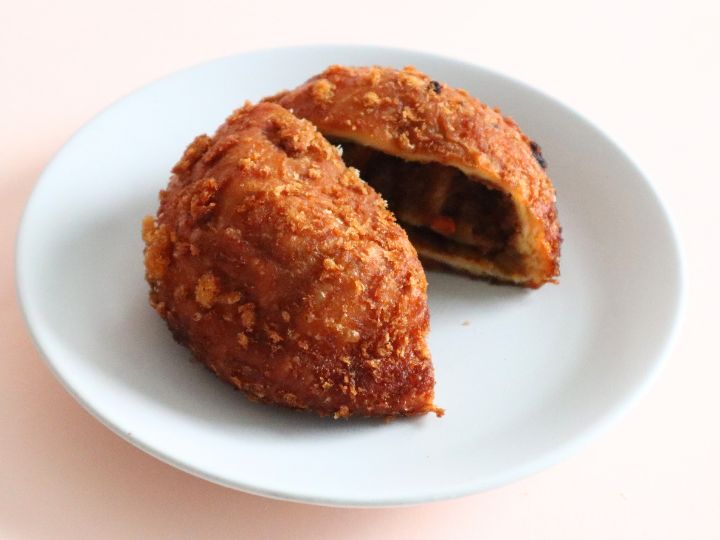  とろける甲州ワイントン揚げカレーパン