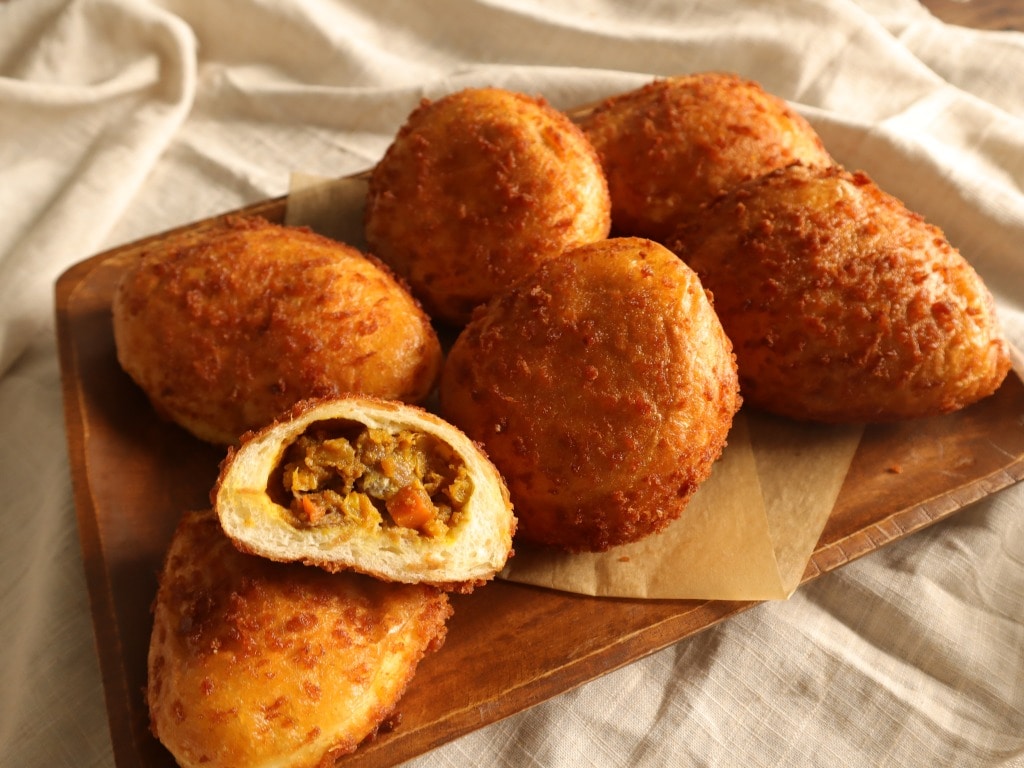 こだわりのカレーパン3種